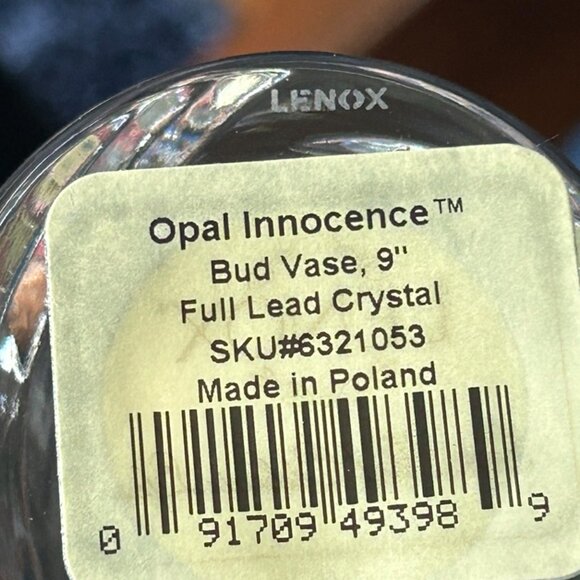 Lenox White Glass Art 9" Vase with Intricate Geometric Cuts and Sparkling Facets - Picture 11 of 11